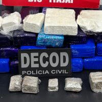 Polícia estoura ponto de tráfico de drogas