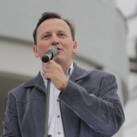 Procissão Luminosa Mariana em Itajaí terá show do padre Ezequiel Dal Pozzo