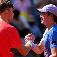 João Fonseca cai para o quinto melhor do mundo em Roland Garros
