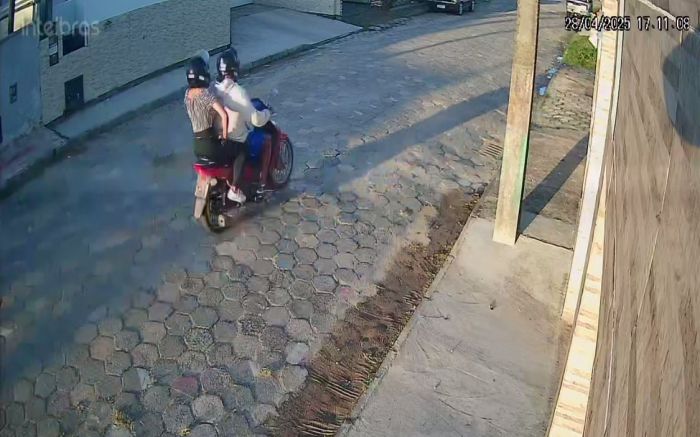 Imagens de câmeras de segurança mostram todo o trajeto dos bandidos (foto: divulgação - Whatsapp)