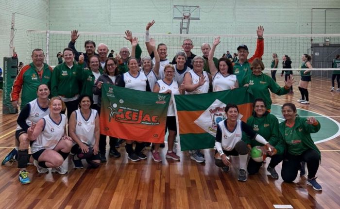 No vôlei adaptado, Camboriú foi campeã no feminino e bronze no masculino (Foto: Divulgação)