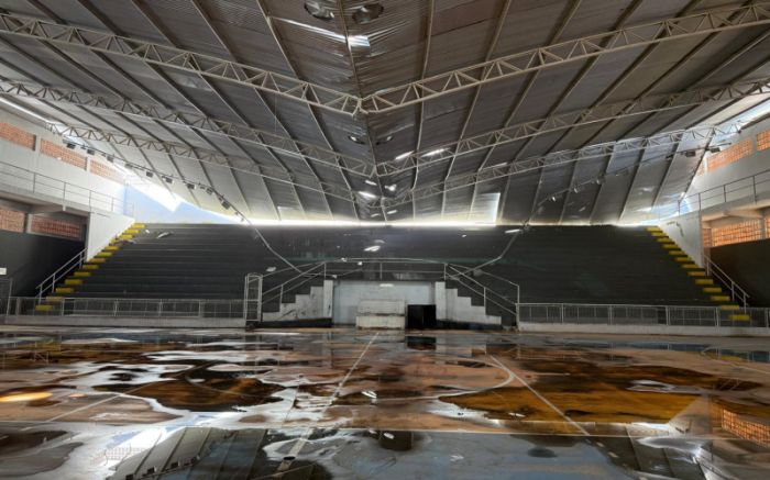 Ginásio está interditado desde abril do ano passado (Foto: Divulgação PMI)