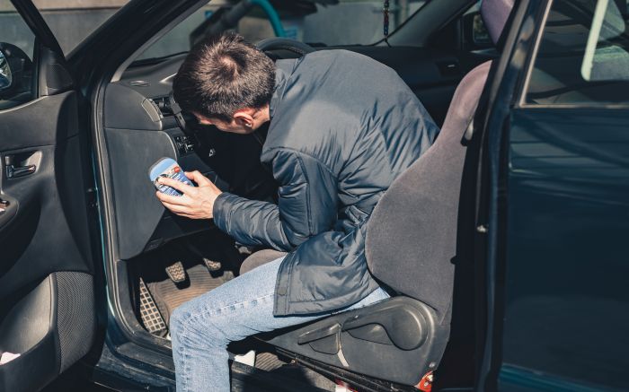 Motorista tentou sair do carro, vomitou e caiu no sono (Foto: Ilustrativa/Envato)
