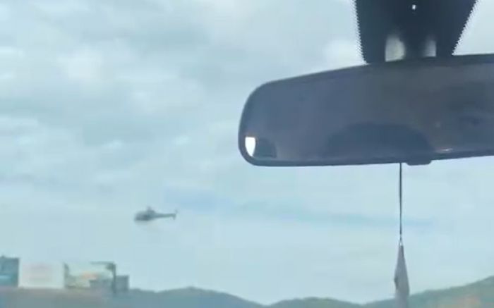 Apesar da abordagem, o carro parado não estava envolvido em nenhum crime (Foto: Reprodução)