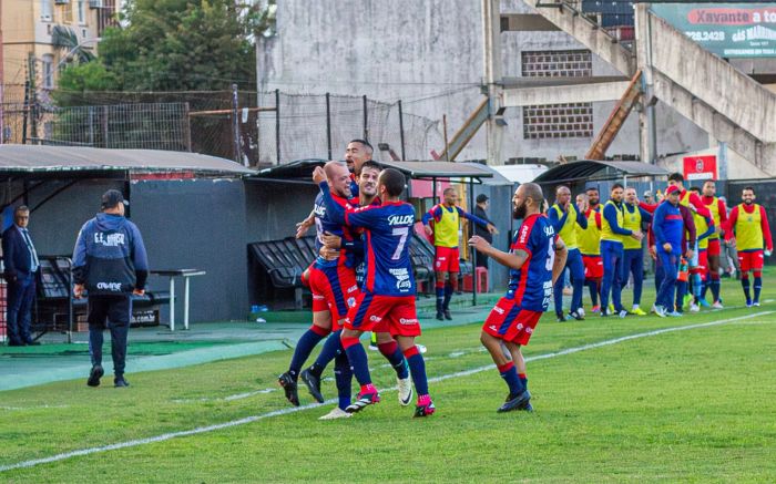 Marinheiro chegou a terceira vitória seguida no Brasileiro (Foto: Flavio Roberto)