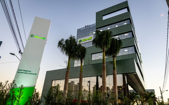 O Sicredi tem 36 agências na região e projeta ampliar para 45 até o final de 2026 (Foto: Divulgação)