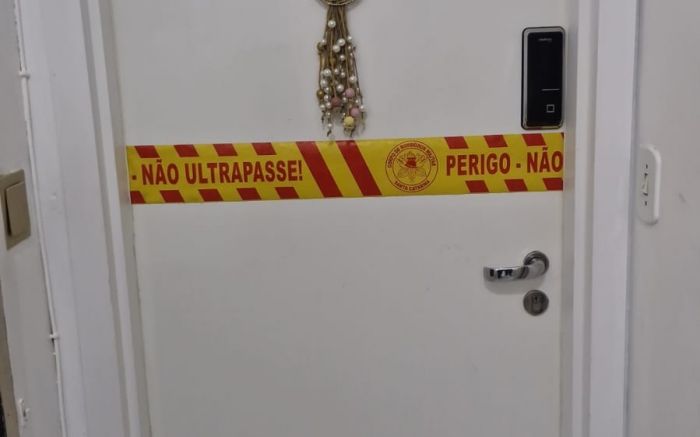 Extintor do prédio não funcionou na hora do combate às chamas (Foto: Divulgação/CBMSC)