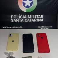 Dupla vendia drogas na balsa de Navegantes para Itajaí