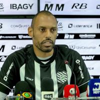 Figueirense contrata zagueiro que estava treinando no Marcílio
