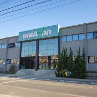 Graduação em gestão comercial da Uniavan tem mais de 50% de desconto nas mensalidades em junho