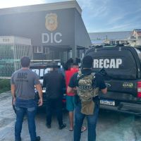 Funcionários que levavam celulares para organizações criminosas dentro presídio são presos