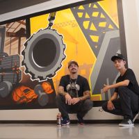 Academia famosa ganha painéis de artista de Itajaí