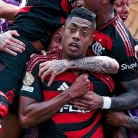 Flamengo atropela Chelsea e vira líder isolado do grupo
