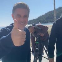 Luciano Huck grava quadro do Domingão em Balneário Camboriú