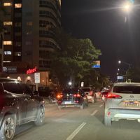 Engavetamento entre carreta e dois caminhões congestiona a BR 101