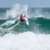 Três brasileiros estão nas quartas do Mundial de Surfe em Saquarema