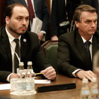 Jair Bolsonaro confirma o filho Carlos na disputa ao Senado por SC