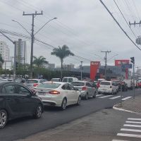 Caos na BR 101 trumbica o trânsito de Itajaí