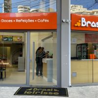 Franquia com foco em fast food brasileiro é inaugurada no coração de BC