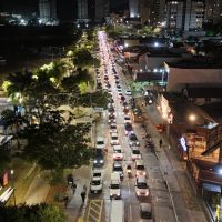 Dia de caos em Itajaí: fila do ferry tá na praia do Atalaia