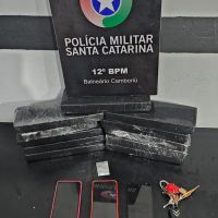 Trio é preso com maconha no centro de BC
