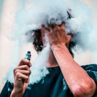 Como prevenir uma nova geração fumante e proteger crianças e adolescentes dos vapes