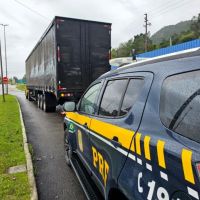 Caminhoneiro forja assalto e desvia R$ 1,5 milhão em cargas em SC