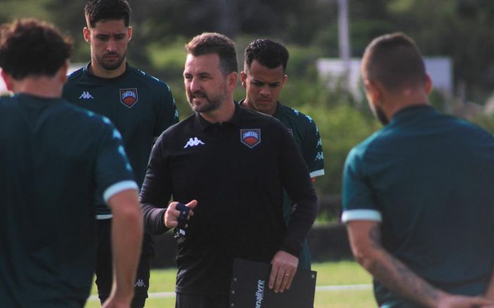 Atual campeão da Copa SC, técnico Jaílson Zatta comanda o Camboriú (Foto: Divulgação)