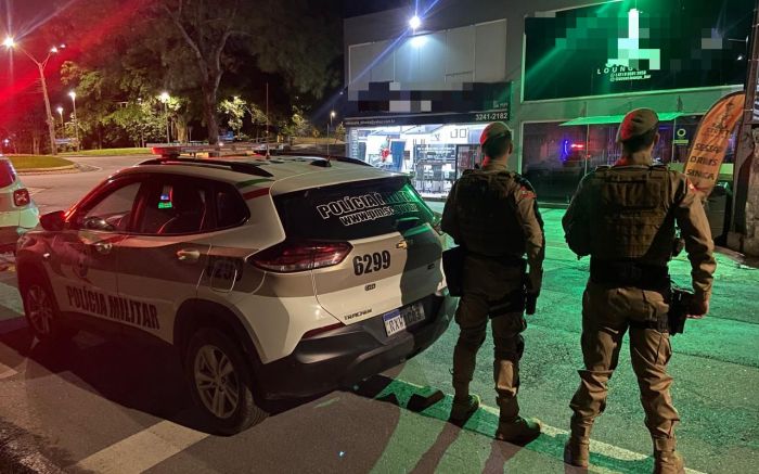 Agressores de cabeleireira ainda não foram identificados (Foto: Reprodução)