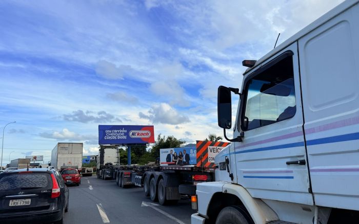 BR 101 tem mais de 15 km de filas entre Itajaí e BC
