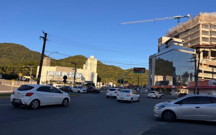Trânsito flui normalmente nesta quarta-feira