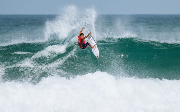 Italo Ferreira foi um dos destaques do dia (Foto: Tiago Diz/WSL)