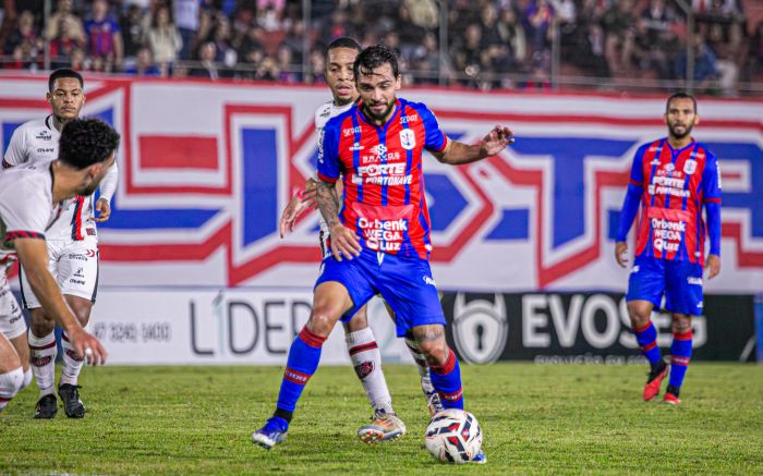 Marinheiro busca encaminhar a classificação contra adversário direto (Foto: Vica Bueno)