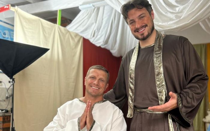 Ezequiel gravou cena com o ator Rafael Mozzato, da Record, e diz que quer inspirar outras pessoas (Foto: Divulgação)