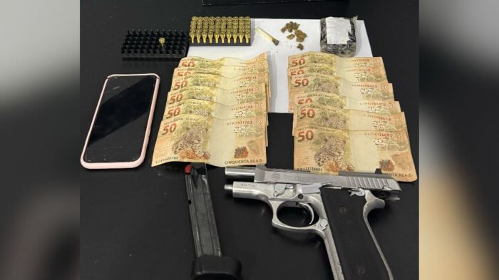 Pistola calibre .380 e mais de 50 munições foram encontradas na casa do cara