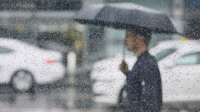 Frente fria deve manter o tempo fechado nos próximos dias na região (Foto ilustrativa/Canva)