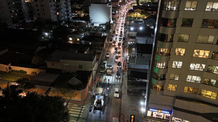 Congestionamento volta a tomar conta da avenida Beira Rio