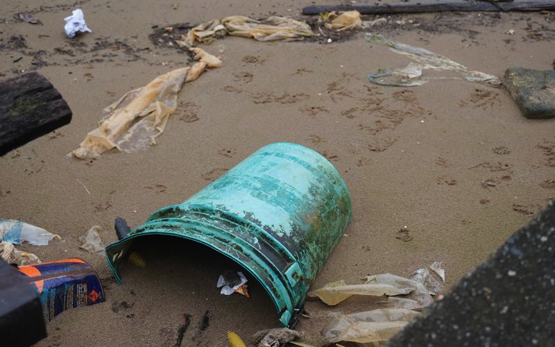 Lixo levado pelo rio avança até pra estados vizinhos