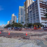 Praia Central ganha desvio de carros na faixa de areia