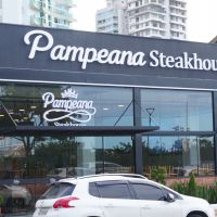 Avenida Beira Rio ganha steakhouse com opções de sushi no bufê