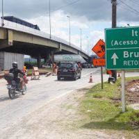 Trevo de Brusque terá mudança no trânsito para colocação de vigas