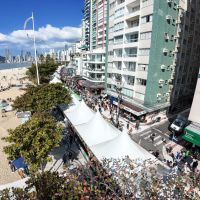 Avenida Atlântica recebeu mais de 50 mil pessoas durante a Festa dos Amigos