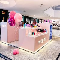 We Pink estreia no Itajaí Shopping com quiosque exclusivo de beleza