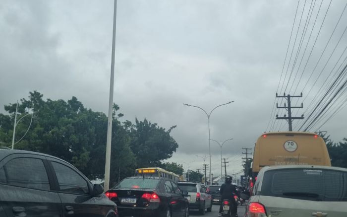 BR tranquila, mas Balneário Camboriú tem interdições no trânsito nesta terça-feira