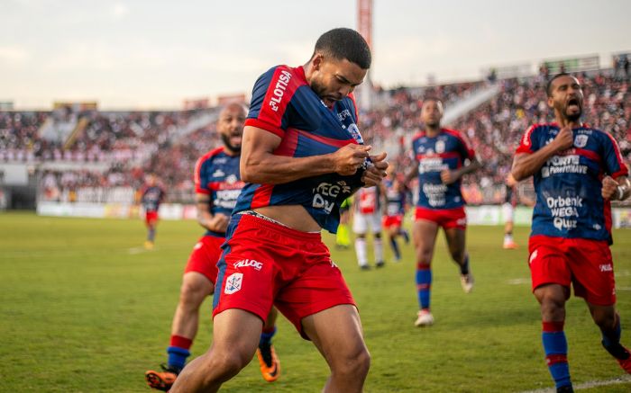 Jefferson Vinícius marcou o gol rubro-anil (Foto: Vica Bueno)