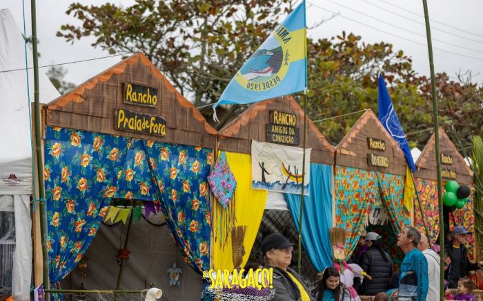 Prova com canoa de um pau só é um dos destaques do evento (Foto: Divulgação/Saragaço)
