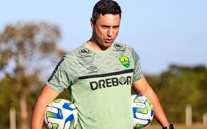 Franco tem 39 anos e só comandou o Cuiabá como técnico de equipe profissional (Foto: Divulgação)
