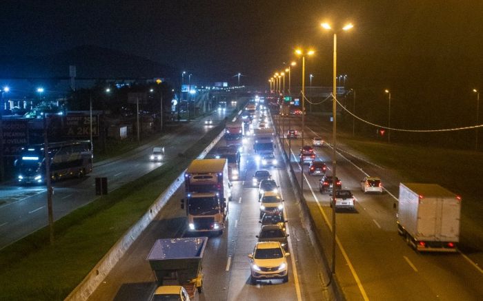 Hora do rush gera filas quilométricas na BR 101