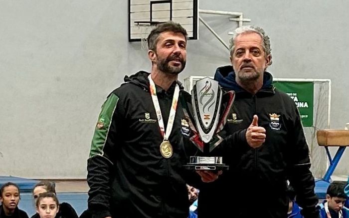 Marcelo (à direita) conquistou inúmeros títulos à frente da modalidade em Itajaí (Foto: Divulgação)