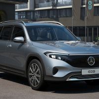Mercedes lança novo EQB 250+ no Brasil por R$ 399 mil